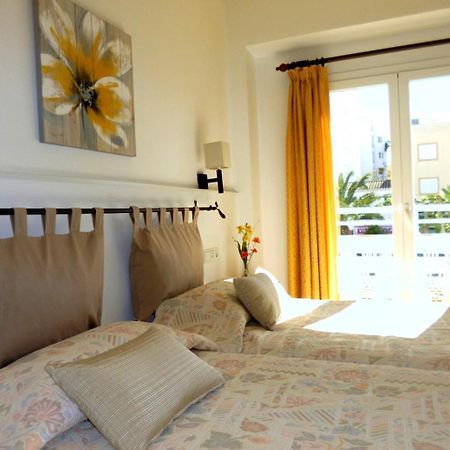 Hostal Yebisah Santa Eularia des Riu Exterior photo