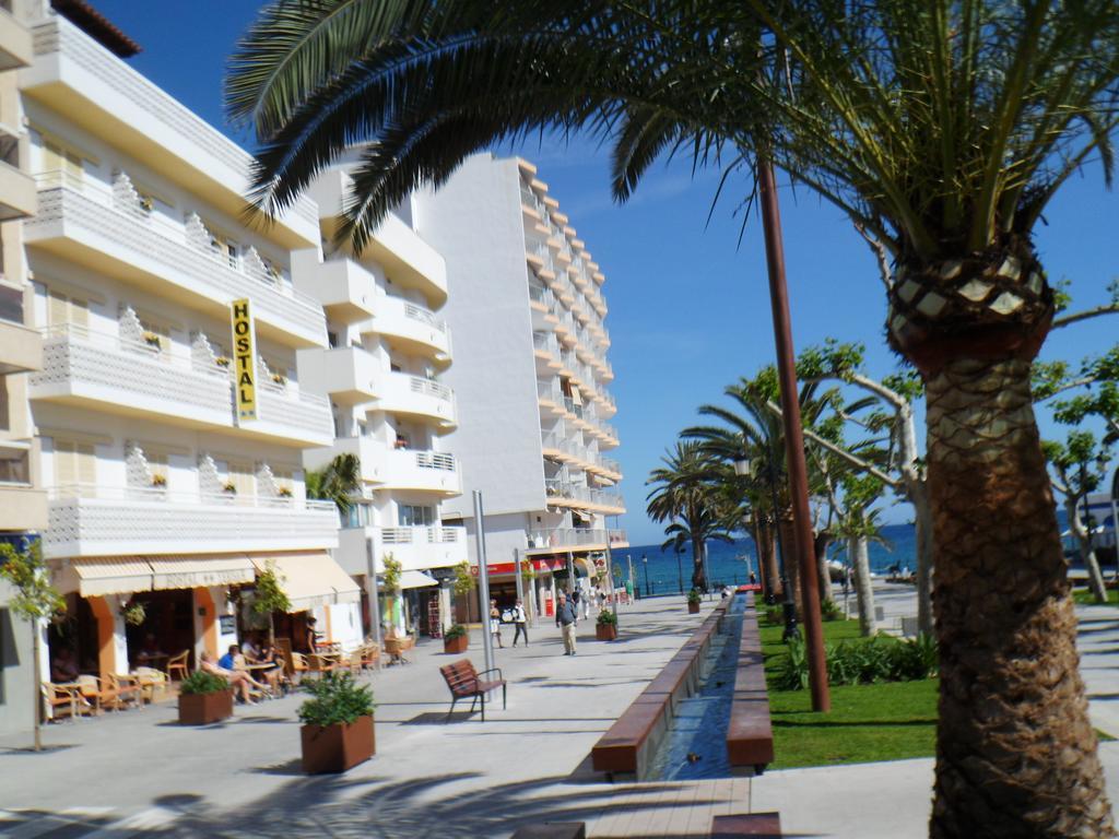 Hostal Yebisah Santa Eularia des Riu Exterior photo