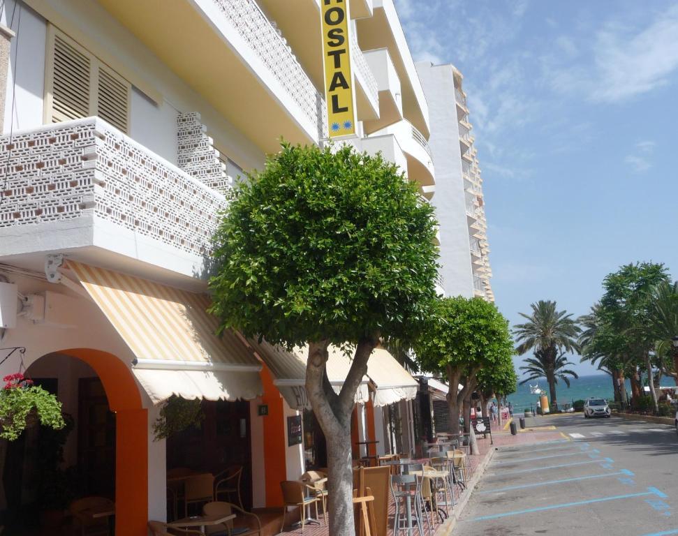 Hostal Yebisah Santa Eularia des Riu Exterior photo