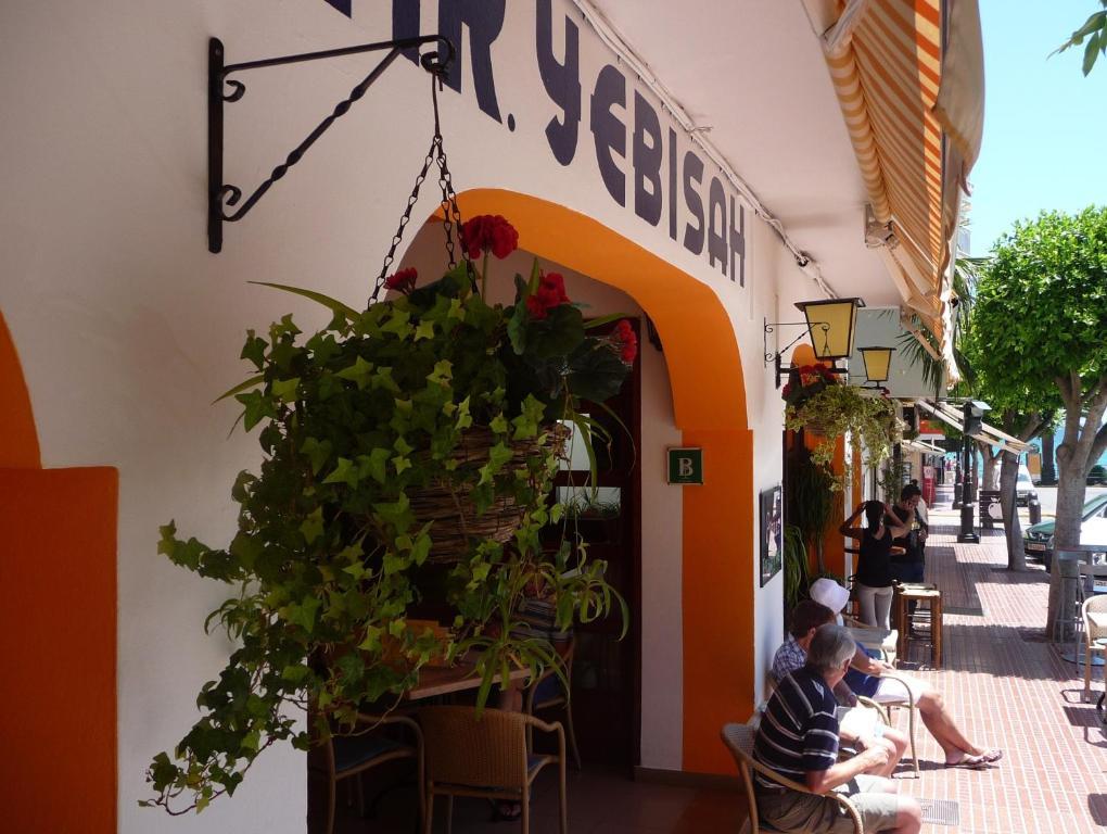 Hostal Yebisah Santa Eularia des Riu Exterior photo