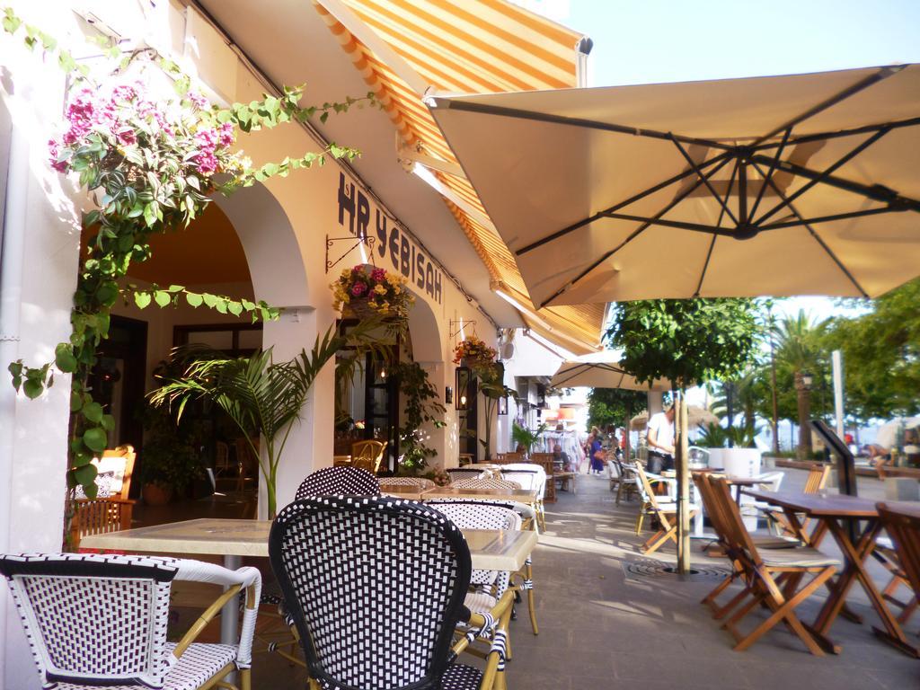 Hostal Yebisah Santa Eularia des Riu Exterior photo