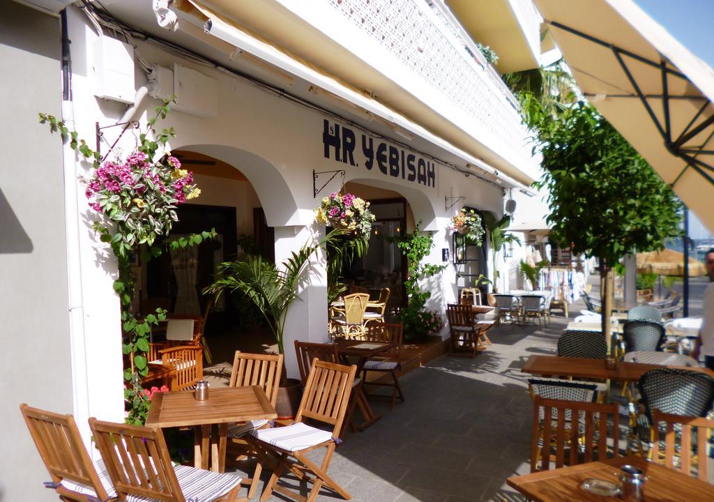 Hostal Yebisah Santa Eularia des Riu Exterior photo