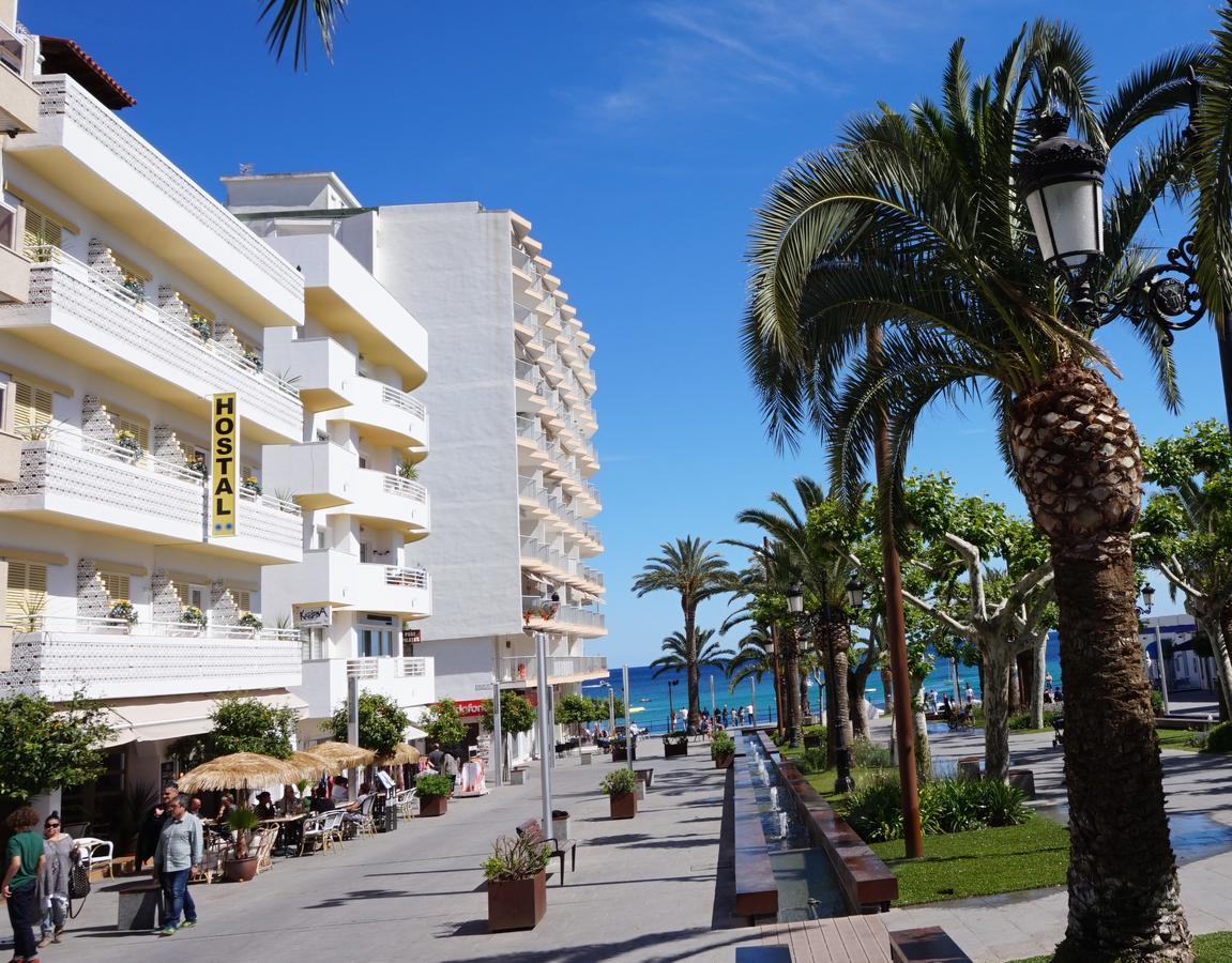 Hostal Yebisah Santa Eularia des Riu Exterior photo