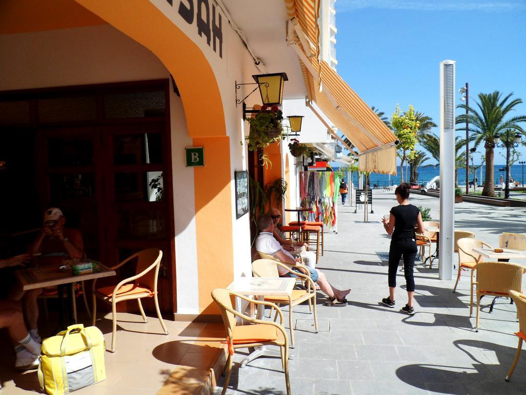 Hostal Yebisah Santa Eularia des Riu Exterior photo
